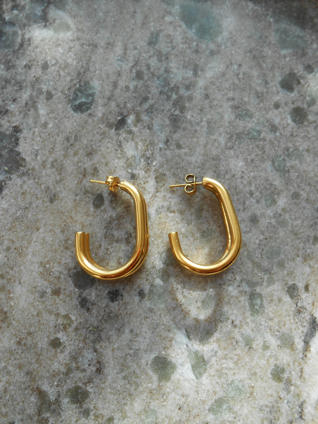 Boucles d'oreilles Macchiato dorées en acier inoxydable