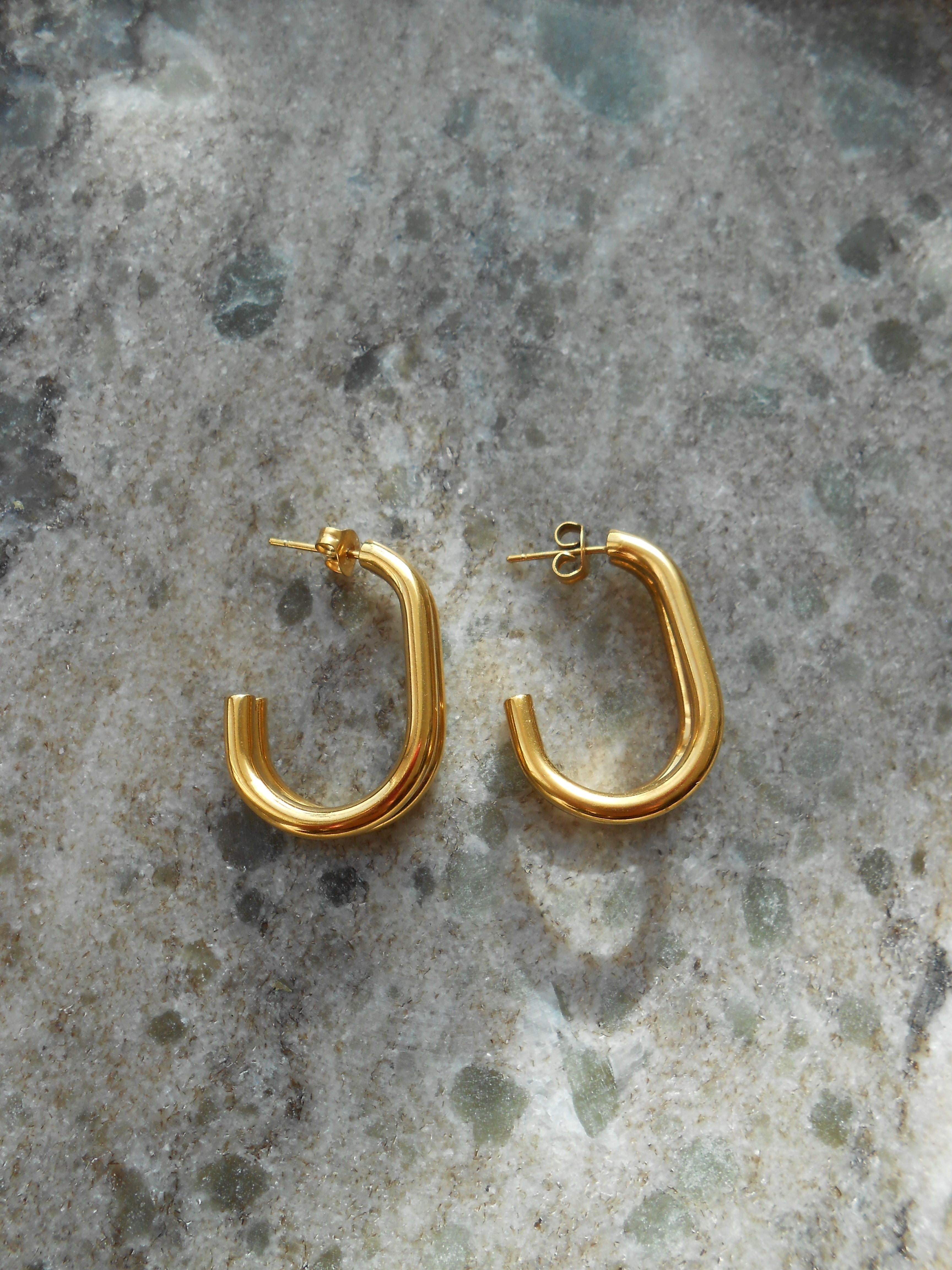 Boucles d'oreilles Macchiato dorées en acier inoxydable