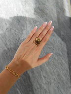 Bague Frappé dorée œil de tigre en acier inoxydable plaqué or
